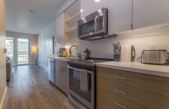 Domicile Suites at Mark on 8th - Photo 43