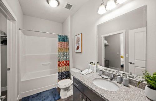 Stylish Apartment Close to Attractions - Foto 37