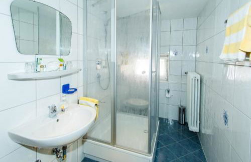 Café Chiemgau und Gästehaus - Foto 18