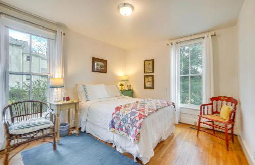 The Porch House Located in Historic Village - Foto 14