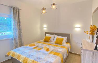 Gold Apartments - Photo 2