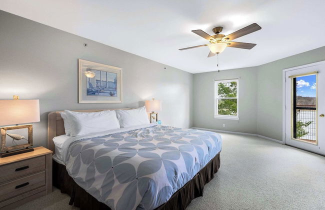 Family Lakefront Oasis Picture Perfect Retreat! - Photo 7