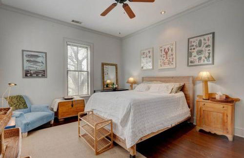 Elegant Sunlit Home with Private Rooftop Oasis - Foto 27