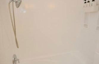 2 private masters, new beds & furniture, sleeps 12 - Photo 4