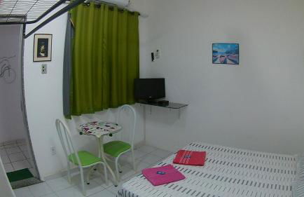 Seu Apto Praia da Costa 6 com Cama Casal e Opcional Pequena Cama Solteiro Simples Barato Local Excelente Ar Cond TV Microondas Todo seu Centro - Foto 2