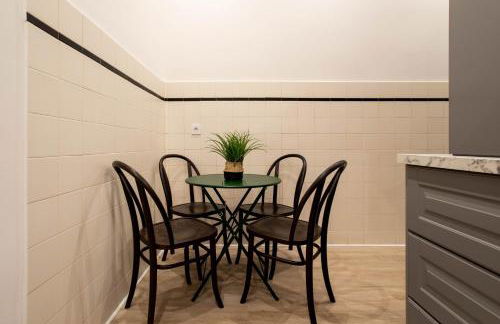 Puerta de America en Madrid - Photo 18