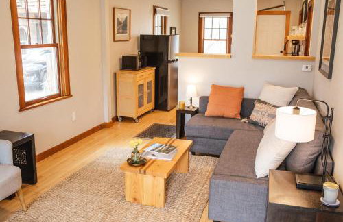 Cute 2-Bed Home, 3 Blocks From Downtown Bozeman, With A Large Yard! - Photo 5