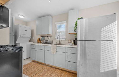 Stylish 1BR Home with Parking Near Zoo & Downtown - Foto 4