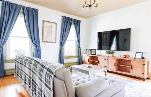 Expansive Victorian close to Saratoga Springs and Lake George - Foto 5