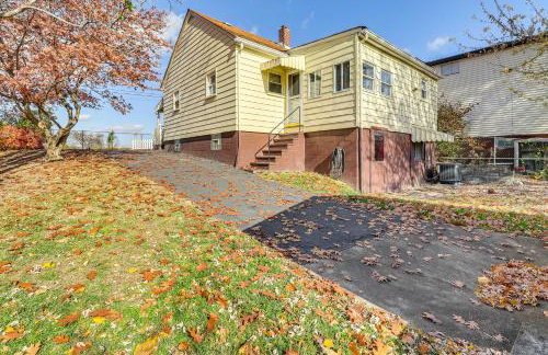 Game Room and Fire Pit West Mifflin Home! - Foto 35