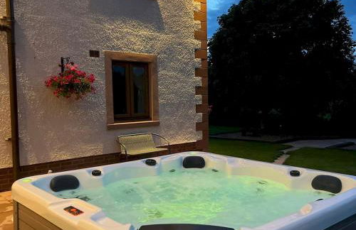 Spectacular 7BR House Hot Tub and Gardens in Gretna - Pass the Keys - Foto 75