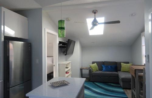 The Lilly Pad Brand New in Hyde Park! Pet Friendly, fully fenced yard, walking distance to Hyde Park shops, and dining and Camel's Back Park - Photo 10