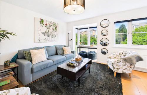 2 Ensuite beds house, sleep 4 With free parking, Self Check-in, and Close link to London, Zone 6 - Photo 12