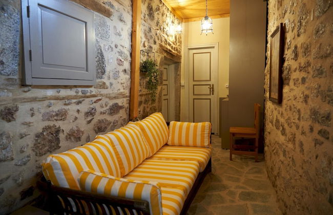 Dandy Villas Dimitsana - a Family Ideal Charming Home in a Quaint Historic Neighborhood - 2 Fireplaces for Romantic Nights - Foto 48