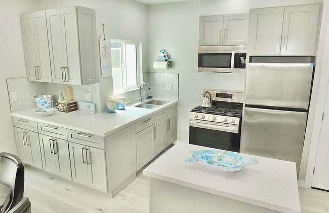 New Beach & Bay Retreat Full of Amenities! - Foto 5