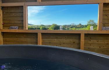 The Alpaca Farmhouse with hot tub and alpaca experience included - Foto 2