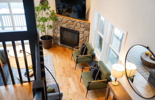 '"Luxury Mountain Getaway'" Sauna, Hot Tub, Massage Chair, Pool Table - Photo 50