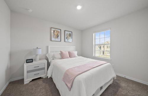 Luxurious 4-Bed Home with Pool Table & Nearby Pool - Foto 38