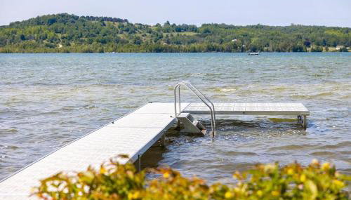 Camp Birch: Waterfront Home on Lake Leelanau - Foto 2