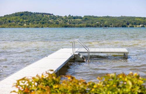 Camp Birch: Waterfront Home on Lake Leelanau - Foto 2