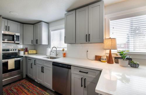 Mid-Century Modern Home - Hot Tub and Game Room - Foto 43