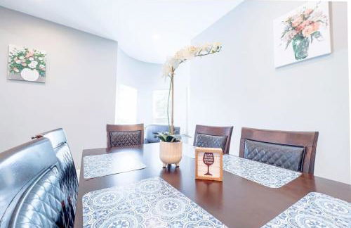 Group Friendly 6BR Near Aquarium & Niagara Falls - Photo 15