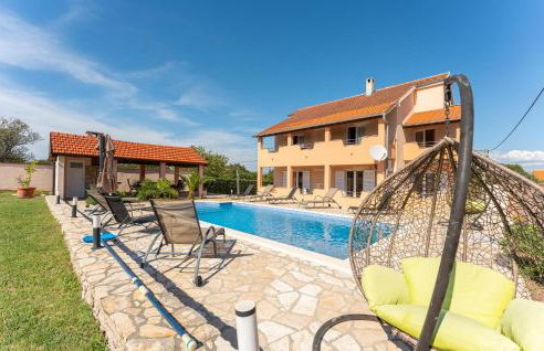 5 Bedroom Cozy Home In Biograd Na Moru - Foto 1