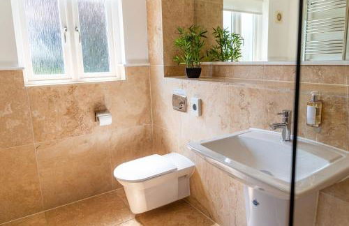 Trewhiddle Retreat V8 by Together Travel - Luxury 3-Bedroom Villa - Foto 29