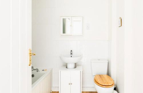 Harborne Queen Elizabeth hospital home - Photo 5