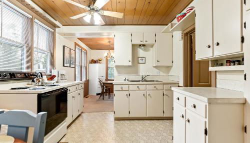 The Bott Cott: Cozy 3-Bedroom Retreat in Grand Haven - Foto 3