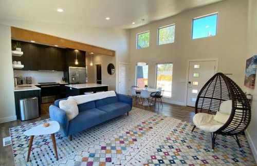 Timber & Tin H 2Bed 2Bath w Pool & Rooftop Deck - Foto 33