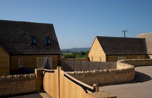 The Stables Stylish cottage with hot tub and parking - Pass the Keys - Photo 24