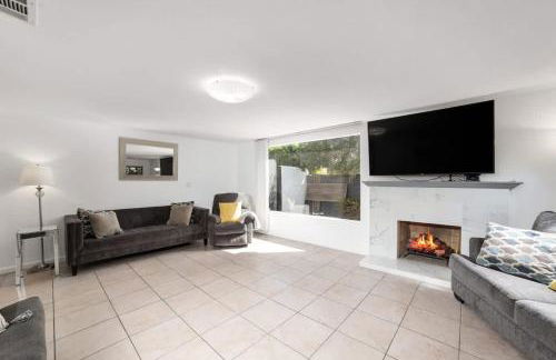 3BR 2BA Home in Palm Springs with Private Pool - Foto 9