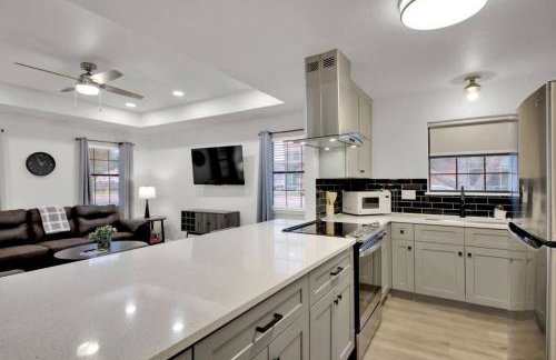 Peppercorn Orange - Locally Run! - Photo 4