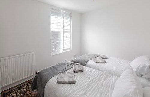 Comfortable Portsmouth home near Southsea beach great for group stays and contractors - Foto 11