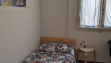 In the center of Modena, Piazza Roma and the Ferrari Museum - Foto 5