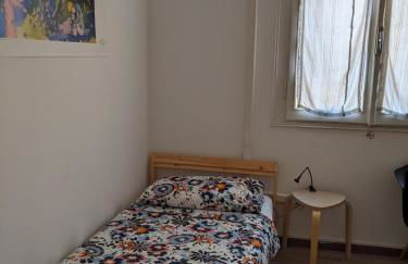 In the center of Modena, Piazza Roma and the Ferrari Museum - Foto 5