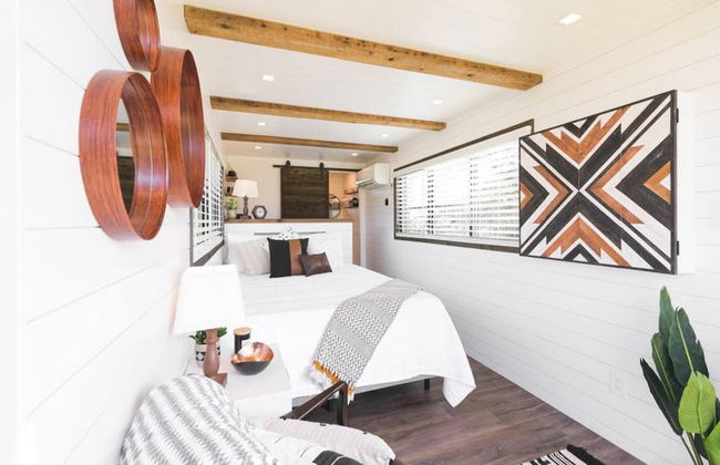 The Strazza House Tiny Container Home 12 min to Magnolia Silos Baylor Downtown - Foto 3