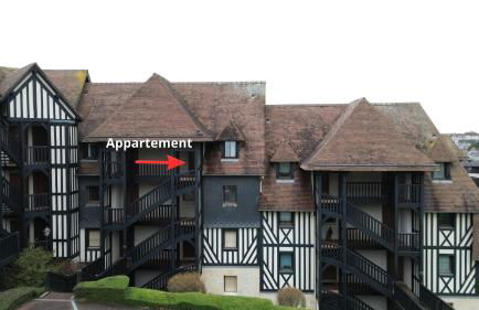 Piscine, balcon, Stationnement, Vue box hippodrome - Photo 9