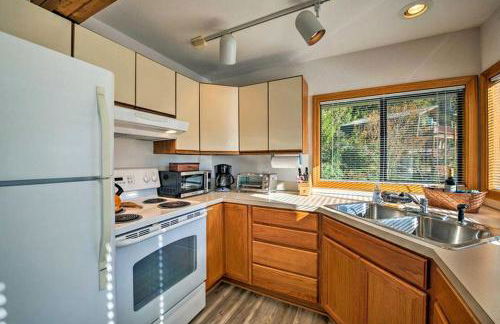 Beautiful Cabin Rental with Private Hot Tub on the Skykomish River in Washington - Foto 17