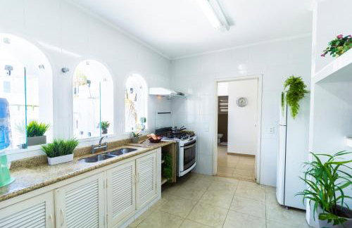 Linda Casa a 50m da Praia com Churrasqueira e Jardim - Photo 33