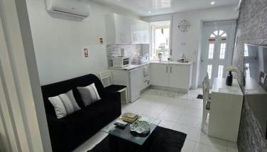 The Cedar Tree Studio - Photo 4