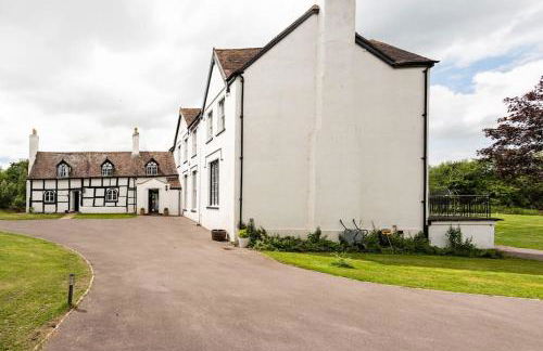 Cotswold Cheltenham, whole house with hot tub - Photo 39