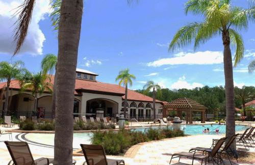 Four Bedroom w/ Screened Pool Close to Disney 4572 - Foto 66