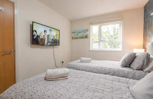 Cheerful 4-bedroom house with multiple car parking - Foto 27