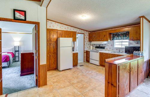 Valley View Lodge Rural Home in Bridgeport! - Foto 8