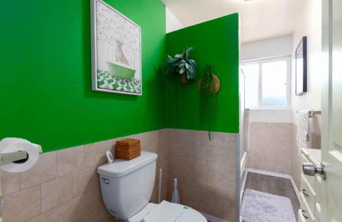 Movie Night 4BR Home with Projector Games & BBQ - Foto 14