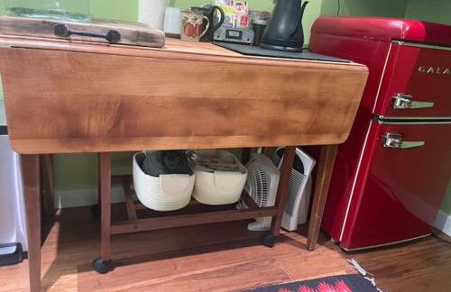 Cabin on Wheels • Cozy Forest and Farm Retreat - Photo 8