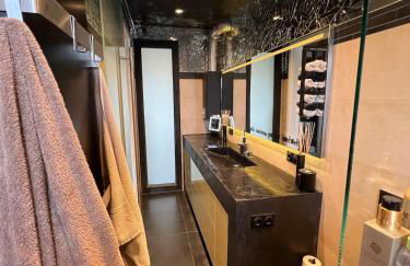 Private Loft with Rooftop & Jacuzzi in City Center - Foto 10