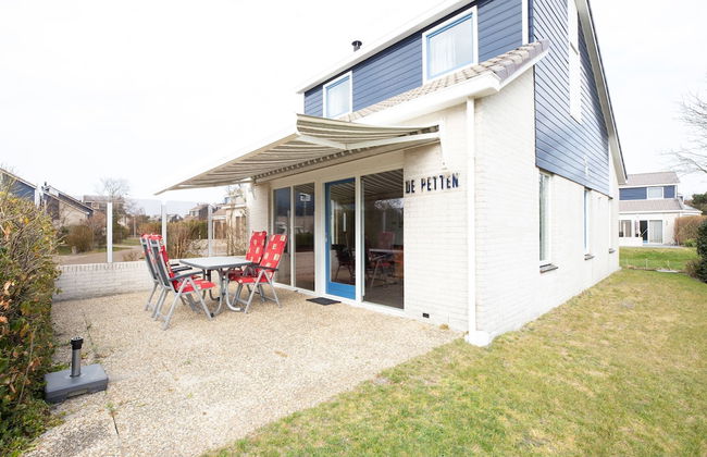 Holiday Home in De Koog Near Texel Beaches - Foto 1
